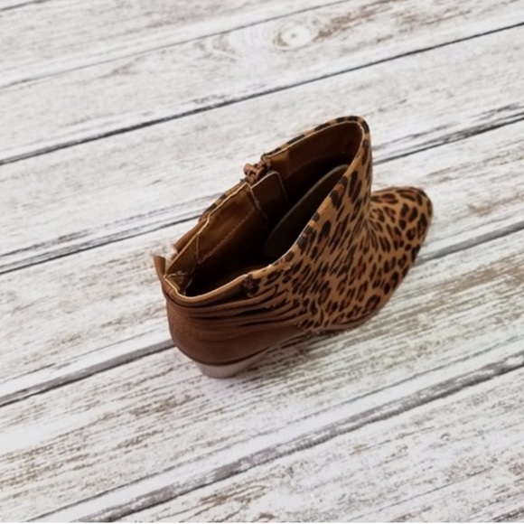 New Hostess Pick Very Violative Leopard Booties - Picture 5 of 7